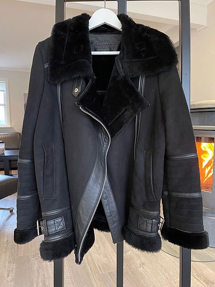Product image 1 of 8