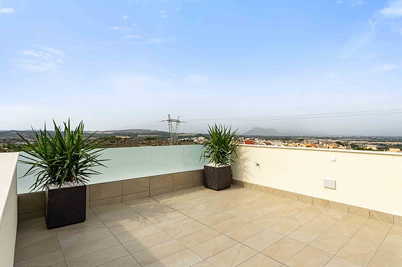 En megler med gode referanser -  SPANIA1.no