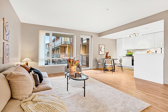 Camilla Forsland v/EiendomsMegler 1 har gleden av å presentere en meget flott leilighet i Strindfjordvegen 12!