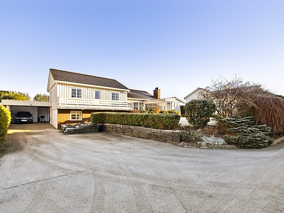 Stephan Erichsen v/ EiendomsMegler 1 har gleden av å presentere Nesbu Terrasse 97 til salgs.