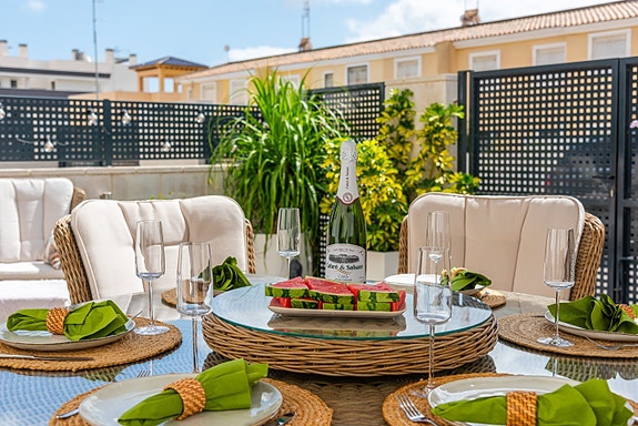 En megler med gode referanser - SPANIA1.no