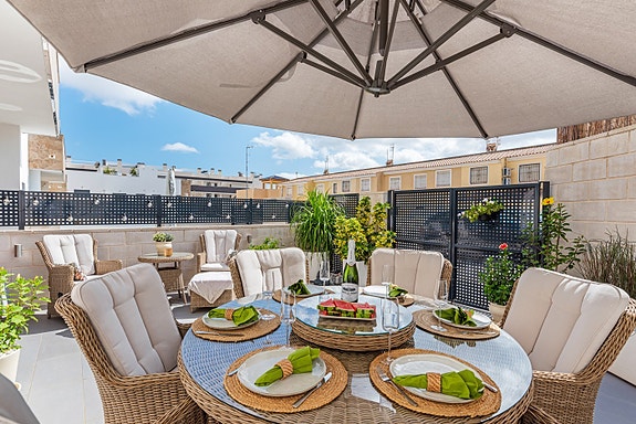 En megler med gode referanser - SPANIA1.no