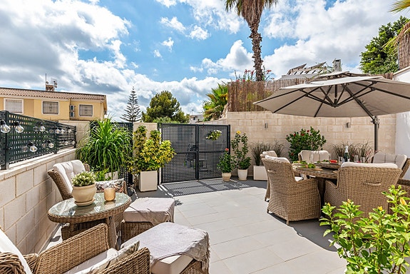 En megler med gode referanser - SPANIA1.no