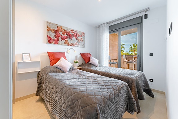 To av soverommene har utgang til terrassen