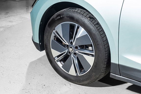 Skoda Enyaq 9 of 30