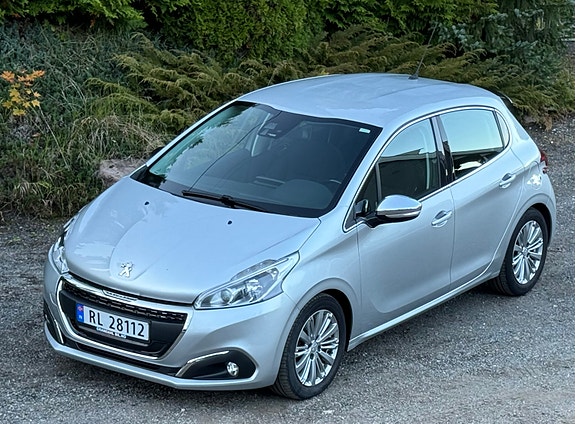 Peugeot 208 13 of 30