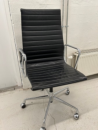 Vitra Eames EA119 kontorstol
