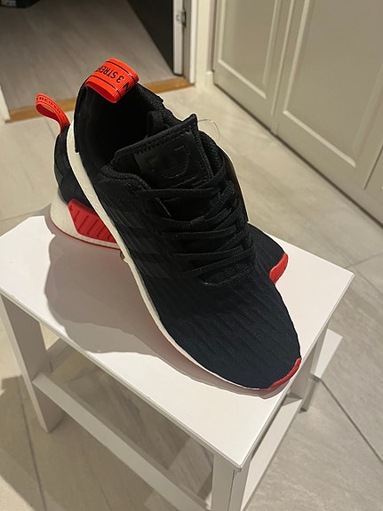 Adidas NMD R2 PK (Core Black/Core Red) Str. 44 | FINN-torget