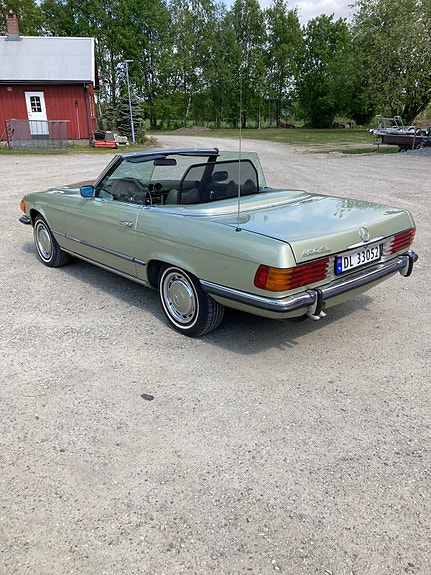 Mercedes-Benz 450 SL 3 of 5