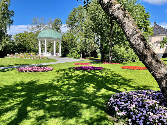 Bilde  av 10 i jobbannonse-galleriet