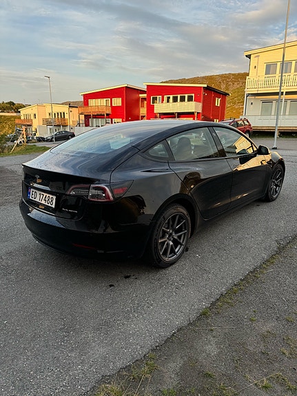 Tesla Model 3 2 of 17