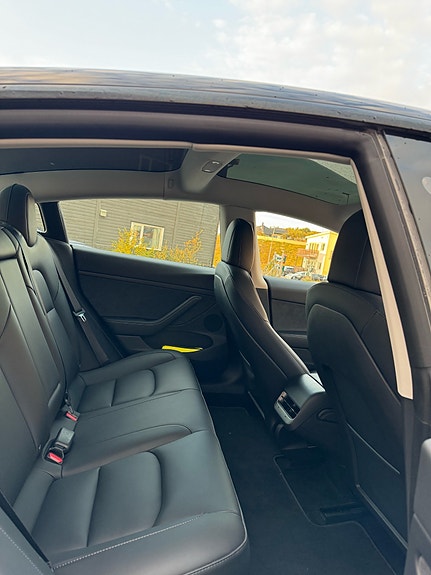Tesla Model 3 7 of 17