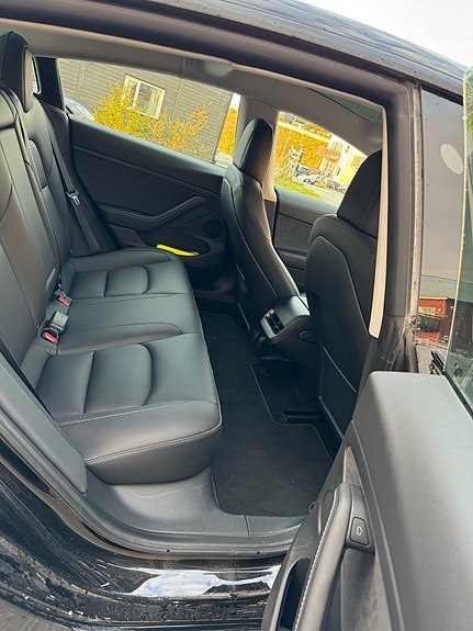 Tesla Model 3 8 of 17