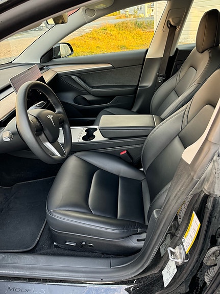 Tesla Model 3 14 of 17