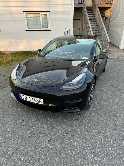 Tesla Model 3 5 of 17