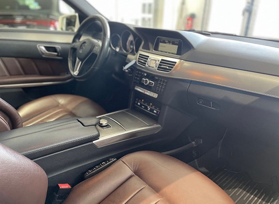 Mercedes-Benz E-Klasse 3 of 8