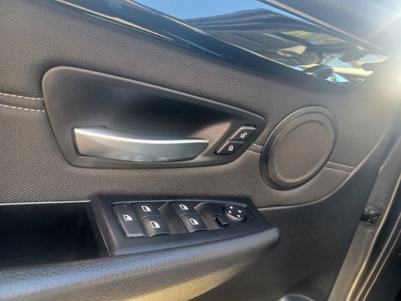 BMW 218d 25 of 30