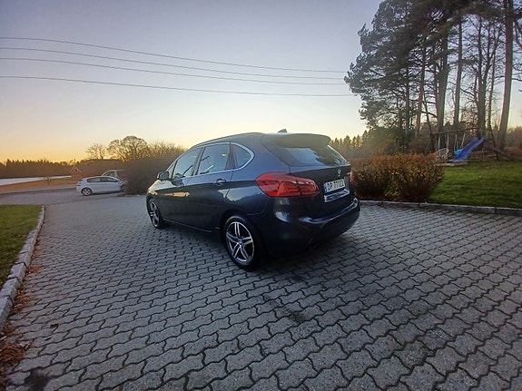 BMW 218d 14 of 30