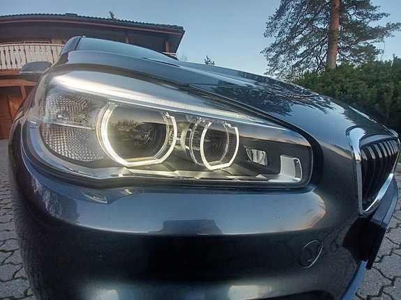 BMW 218d 16 of 30