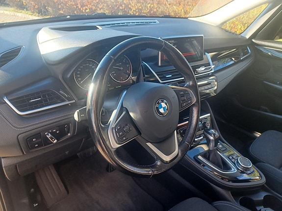 BMW 218d 29 of 30