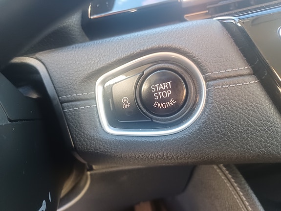 BMW 218d 27 of 30