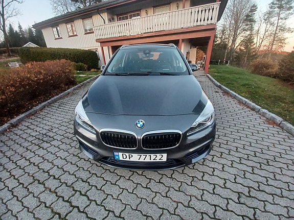 BMW 218d 4 of 30