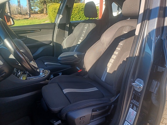 BMW 218d 19 of 30
