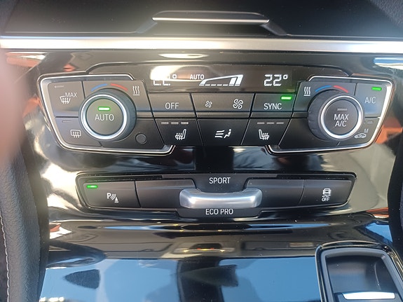 BMW 218d 30 of 30