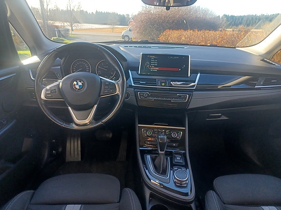BMW 218d 18 of 30