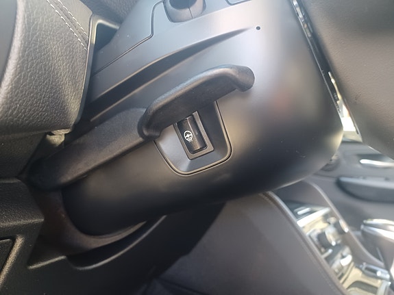 BMW 218d 24 of 30
