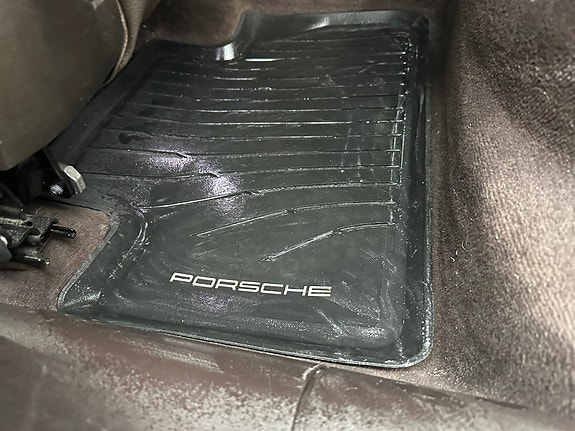 Porsche Macan 19 of 30