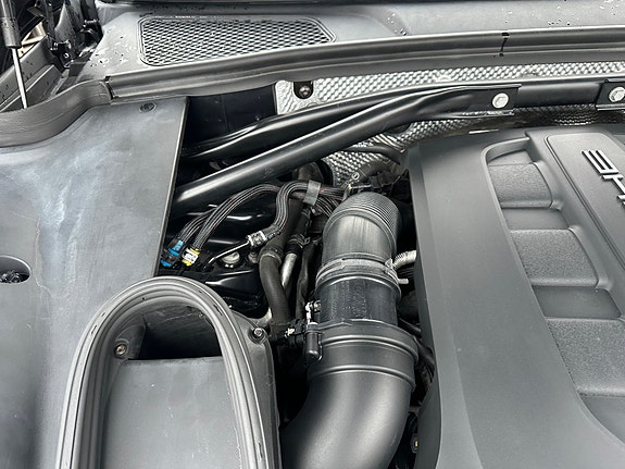 Porsche Macan 29 of 30