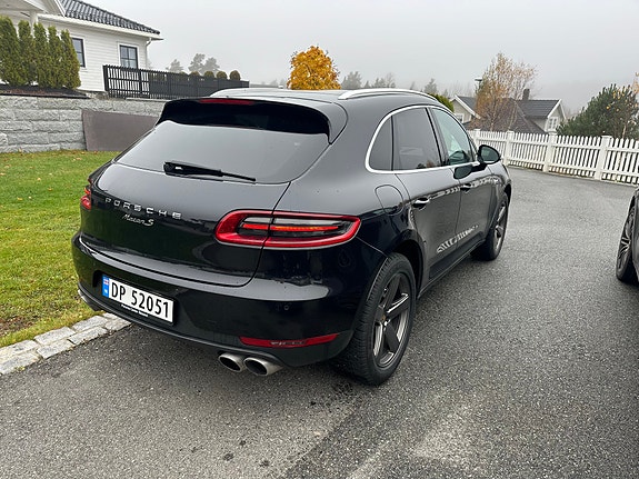 Porsche Macan 5 of 30