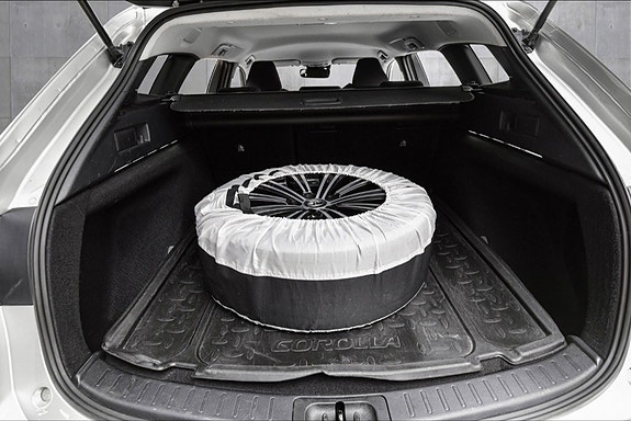 Toyota Corolla 25 of 28
