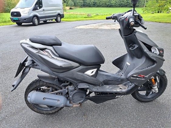 Yamaha Aerox 2 of 5