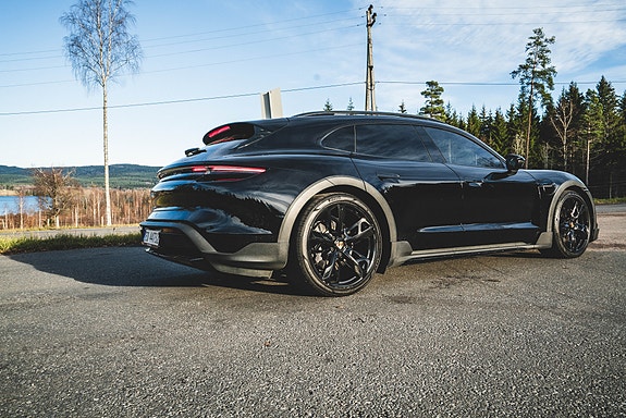 Porsche Taycan 4 of 24