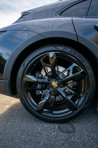 Porsche Taycan 17 of 24