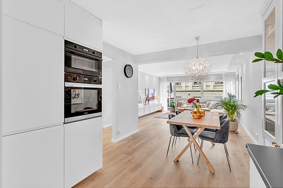 Linn Wendel har gleden av å presentere Eilert Sundts gate 40!
Heisadkomst i bygget.