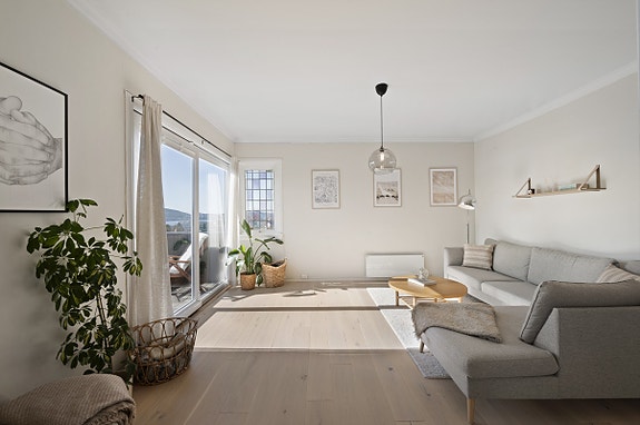 Velkommen til Søndre Øyjorden 65 - En pen og romslig selveierleilighet over 2 etasje med attraktiv beliggenhet i Ytre Sandviken.