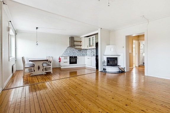 Stue og åpen kjøkkenløsning