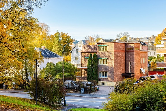 Velkommen til Colletts gate 39B - Presentert av Sara Marie Zachariassen Østbye ved Krogsveen eiendomsmegling.