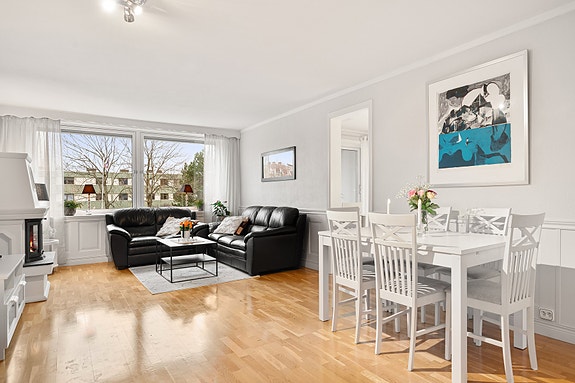 EiendomsMegler1 ved Markus Tangvik har gleden av å presentere en flott 4-roms leilighet i Alfred Trønsdals veg 16.