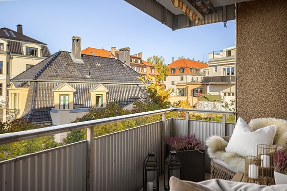 Balkongen er ovebygd på ca. 7,4 m²