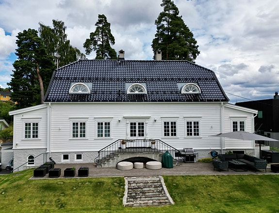 Velkommen til Noreveien 19A, presentert av Jørgen Ek v. Privatmegleren Dyve & Partnere.