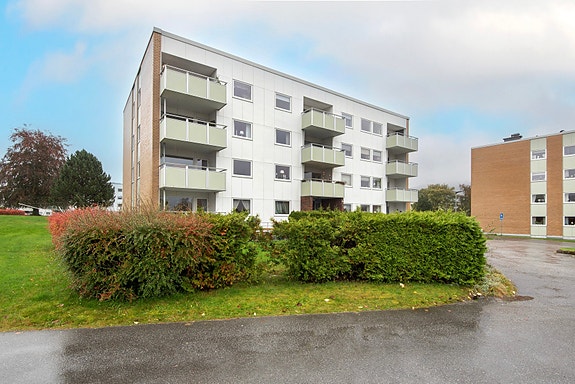 Eiendomsmegler 1 v/Ole-Marius Heggstad presenterer Vestre Aspehaug 3 - En stor 3-roms leilighet med balkong / garasje og sentral beliggenhet