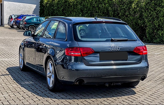 Audi A4 4 of 5