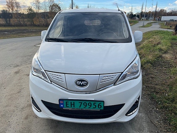 BYD T3 3 of 15
