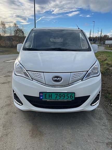 BYD T3 6 of 15
