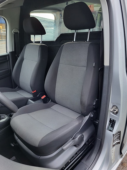 Volkswagen Caddy Maxi 11 of 22