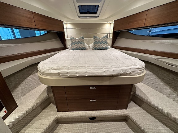 Princess V40 9 of 19